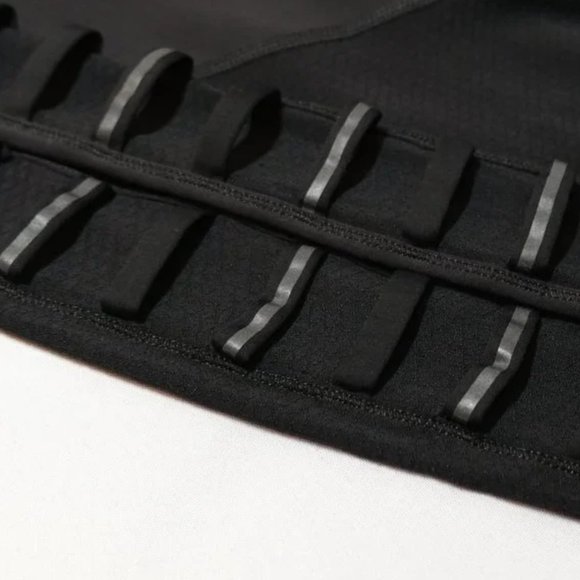 Lululemon Run black cropped leggings with reflective bands on the side - Picture 6 of 9